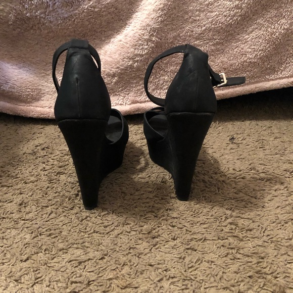 Black Steve Madden Xenon Wedges - Picture 4 of 7